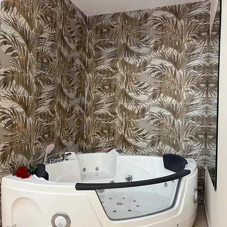 Gianvenuti House - Metro A With Jacuzzi Apartmán Řím